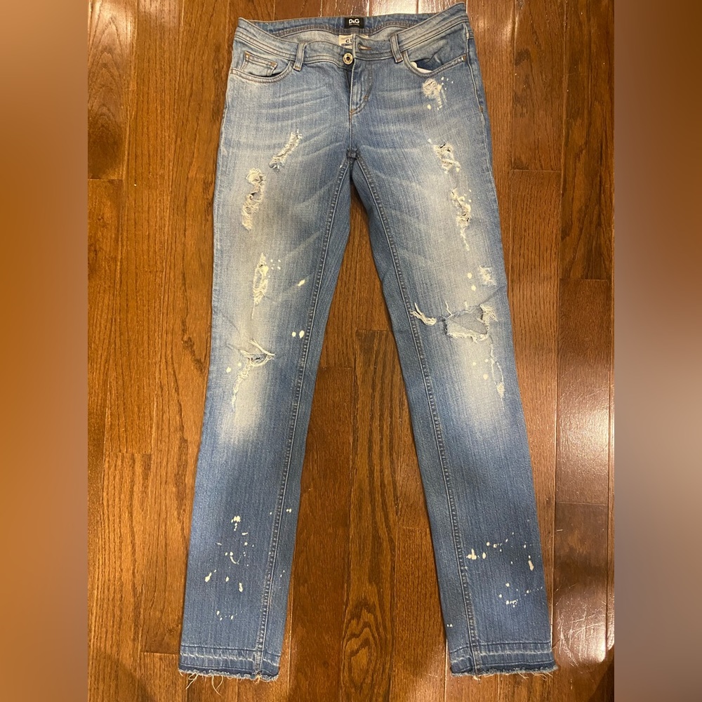 D&G size 29 distressed low rise, narrow straight leg jeans
